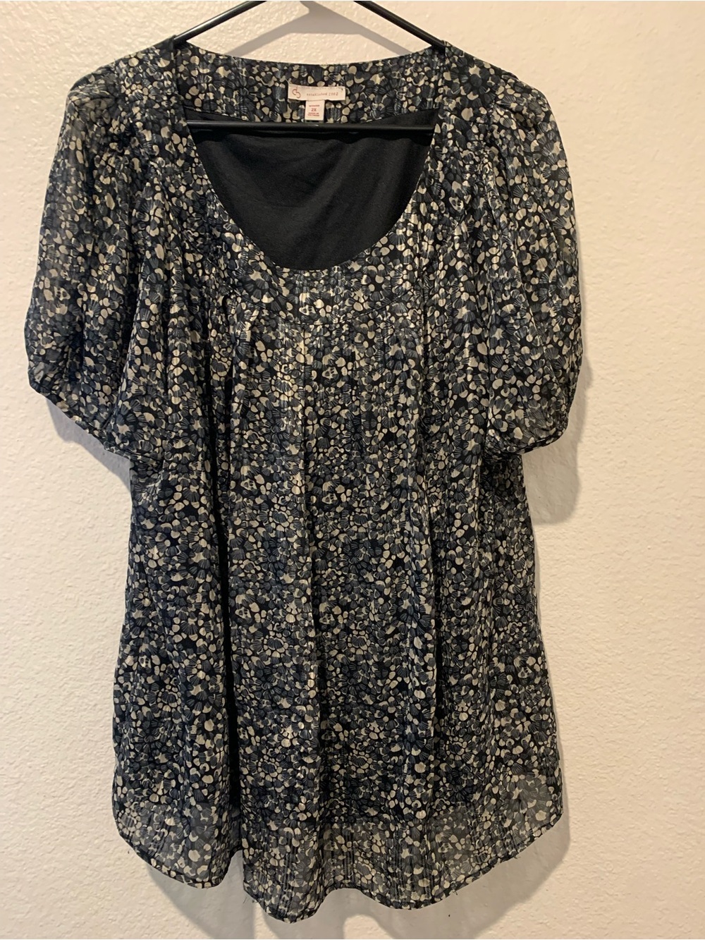 Dressbarn Black Floral Short-Sleeve Scoop Neck Blouse